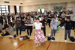レイ・ピカケwith参加者の皆様によるフラダンス